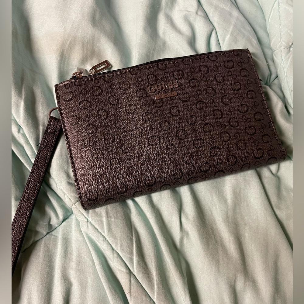 Guess wristlet NWOT black updated pictures